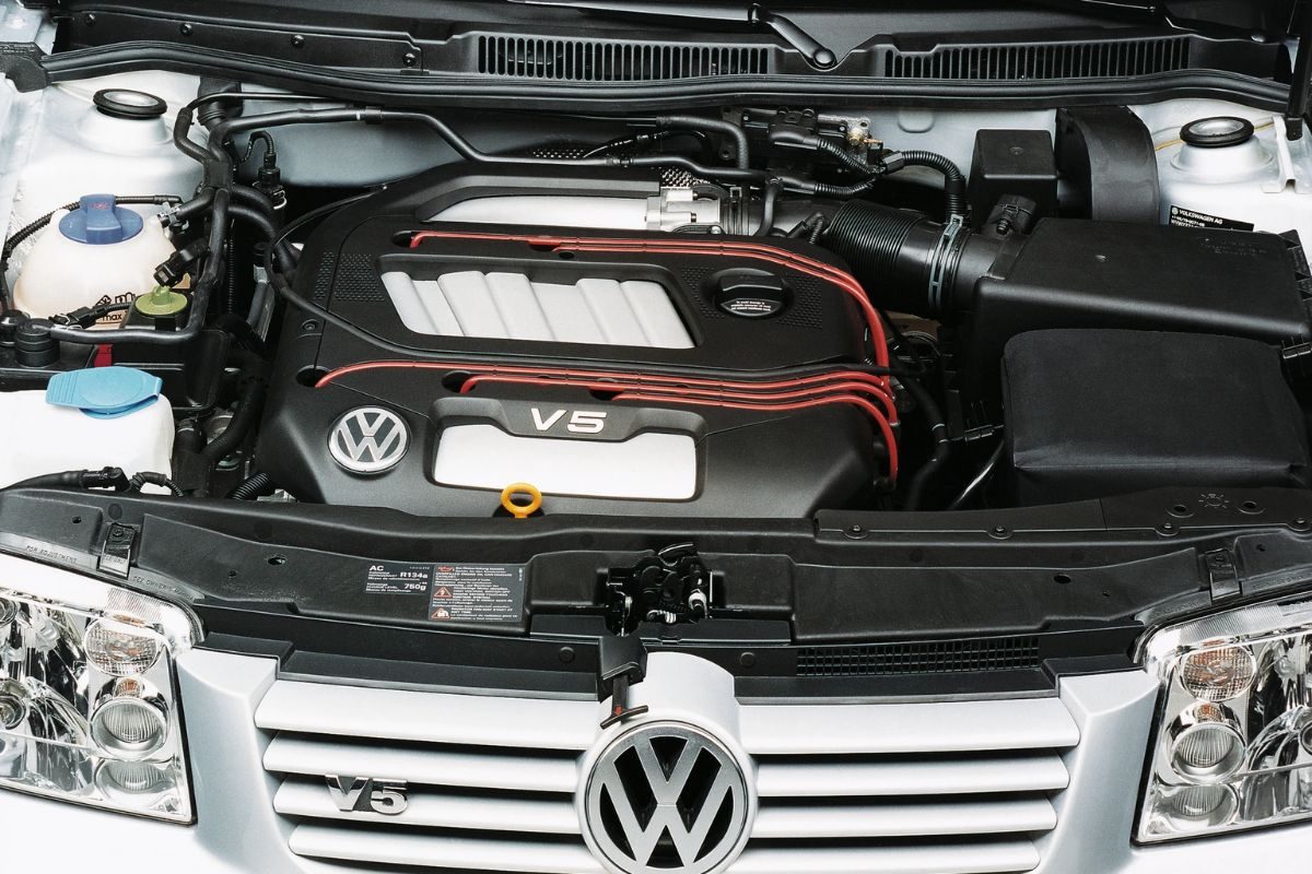 V5 Engine: The Unsung Hero - Power Meets Efficiency
