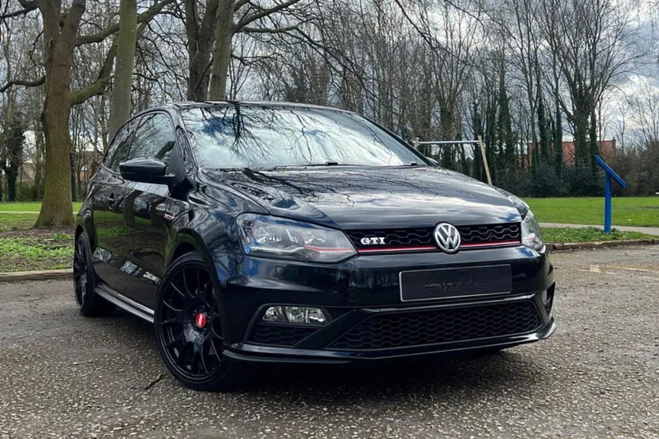 VW Polo 1.8 – Light Hatch, Loud Attitude, and the Moment the Engine Says “I’m Done”